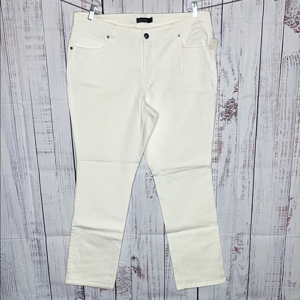 Faded Glory NWT Size 20W White Denim Cotton Blend Straight Leg Jeans